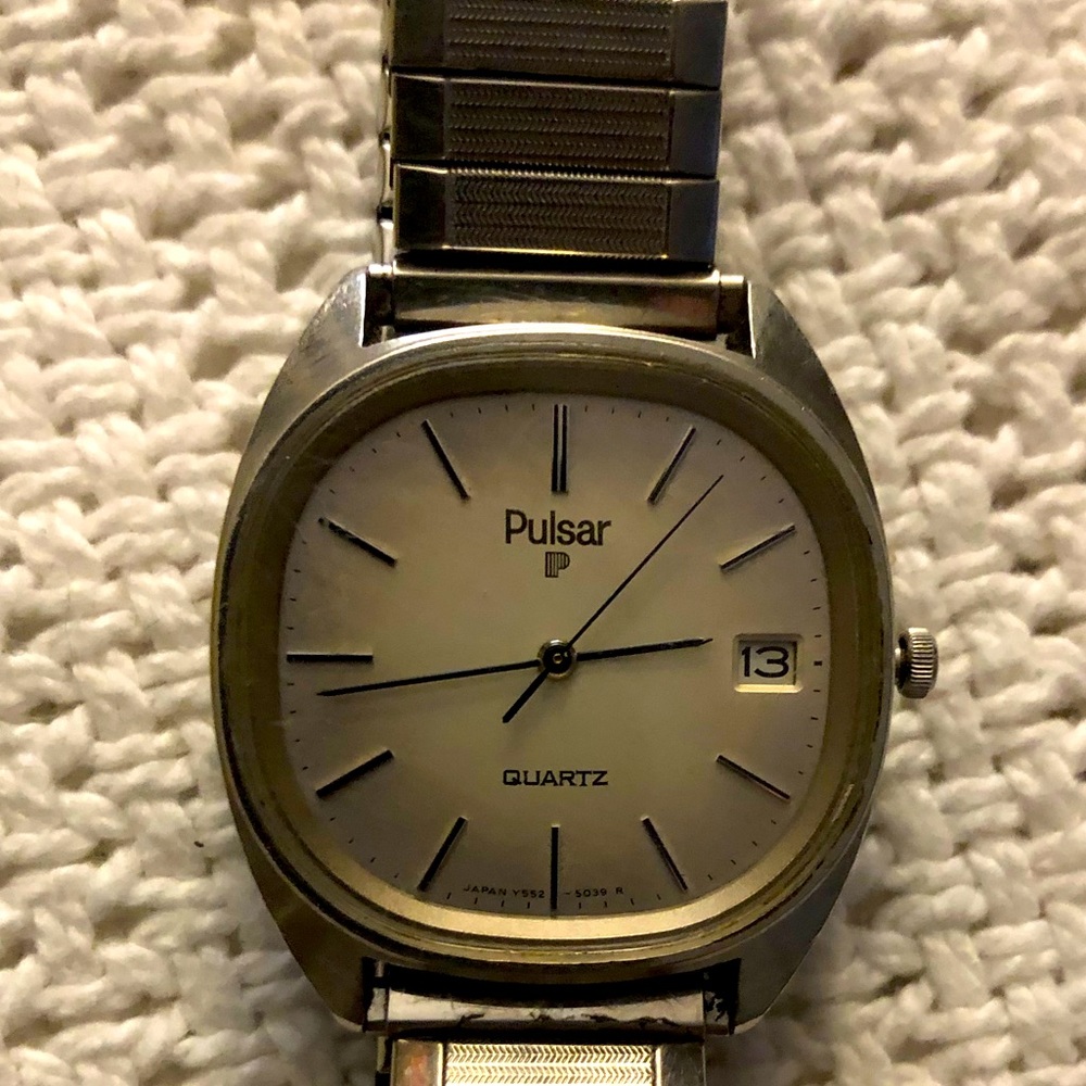 Mens pulsar watch